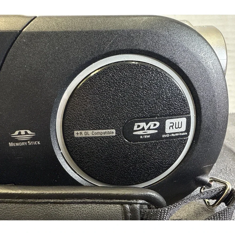Sony HandyCam DCR-DVD610 Mini DVD Hybrid Camcorder-untested, No Charger, Battery